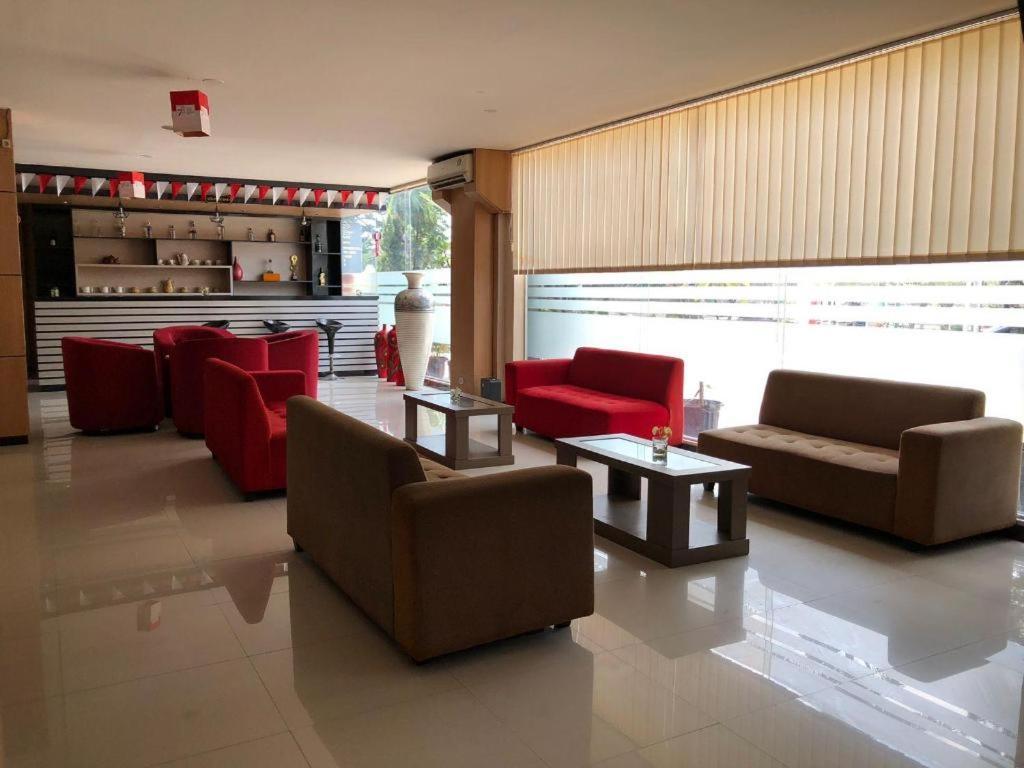 Grand Dian Hotel Slawi テガル エクステリア 写真