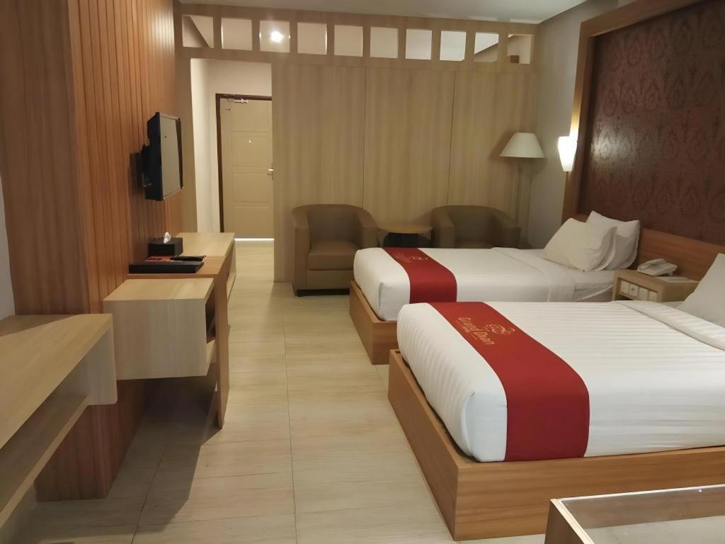 Grand Dian Hotel Slawi テガル エクステリア 写真