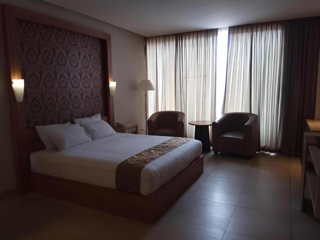 Grand Dian Hotel Slawi テガル エクステリア 写真