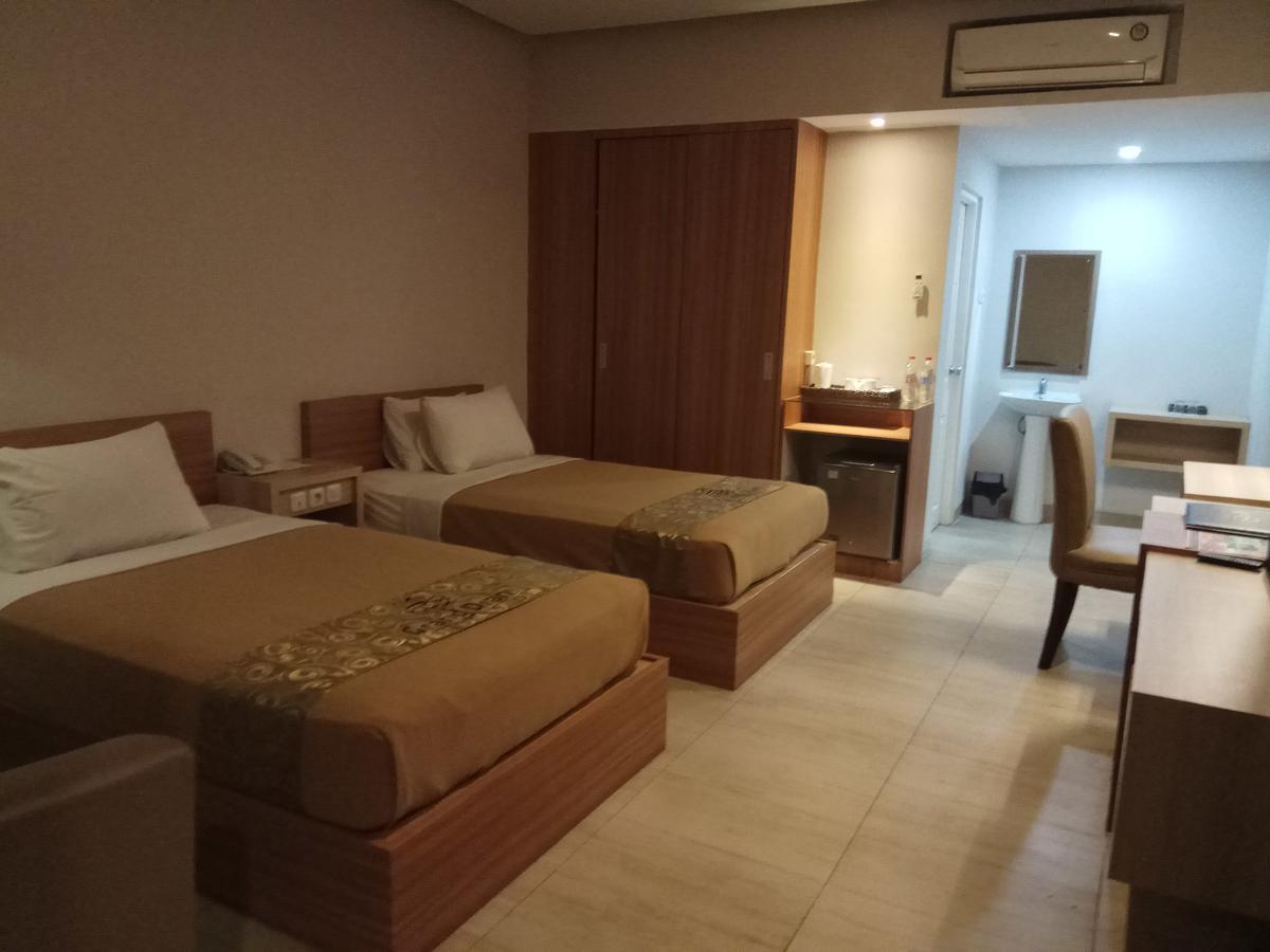Grand Dian Hotel Slawi テガル エクステリア 写真